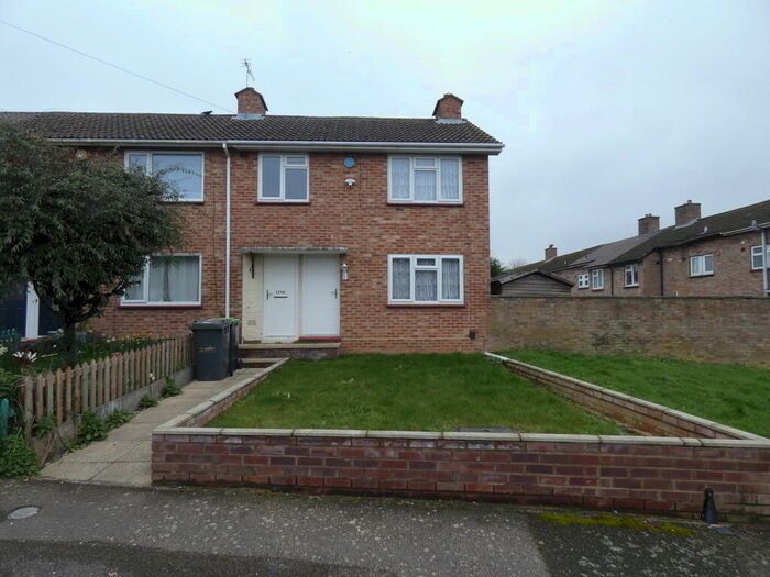 3 Bedroom End Of Terrace House To Rent In Bedford, MK41