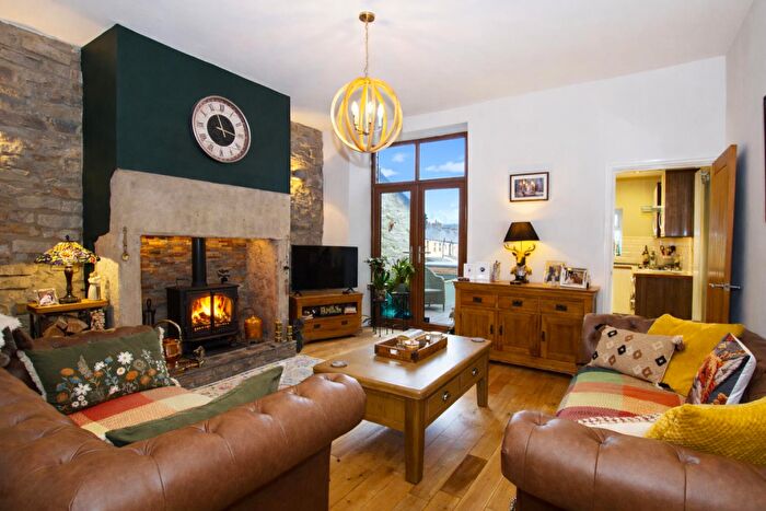 4 Bedroom Terraced House For Sale In Bolton Road, Darwen, BB3