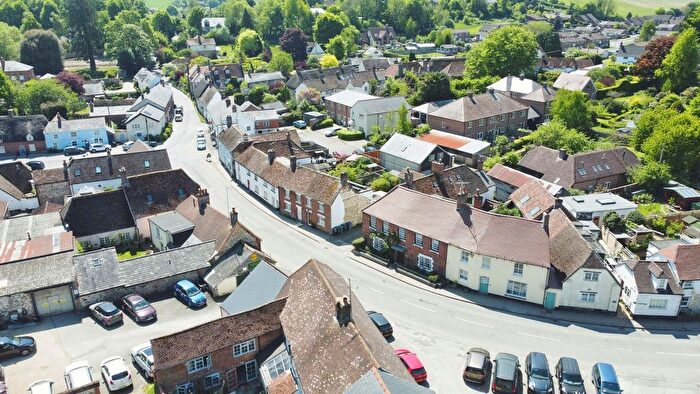 3 Bedroom Terraced House For Sale In West Street, Aldbourne, SN8