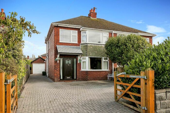 3 Bedroom Semi-Detached House For Sale In Ashfield Crescent, Mancot, Deeside, CH5