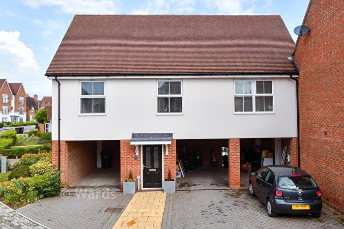 2 Bedroom Coach House For Sale In Royal Crescent, Kings Hill, Kent, ME19