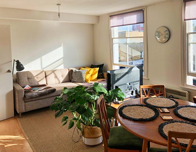 2 Bedroom Maisonette To Rent In London Fields, Hackney, London, E8