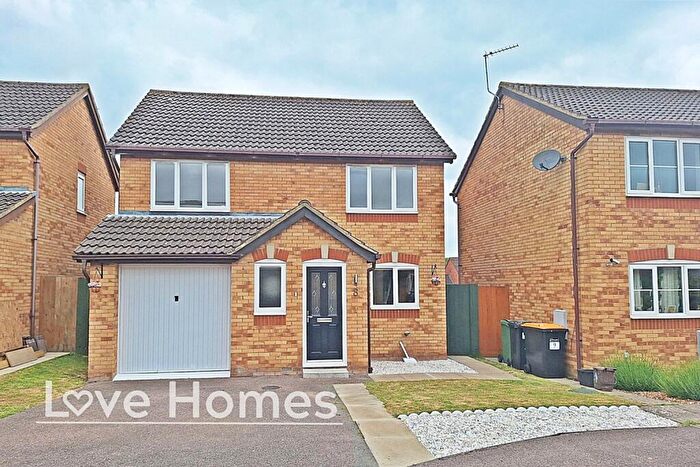 4 Bedroom Detached House For Sale In Nicholls Close, Barton-Le-Clay, MK45