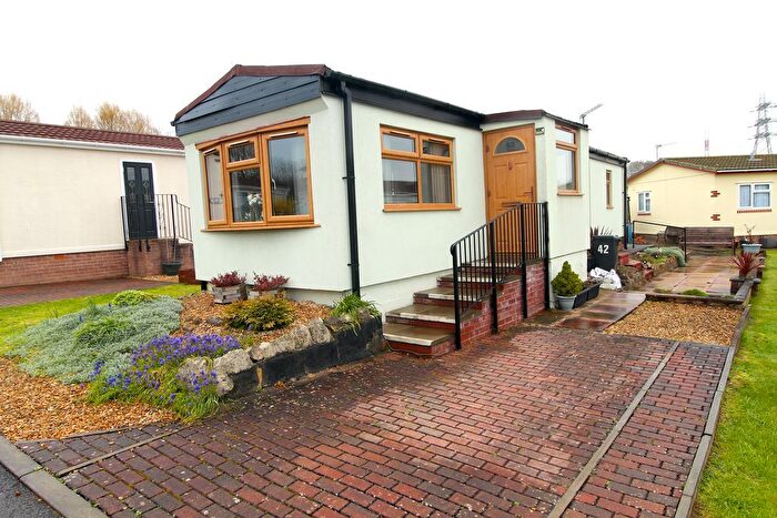 2 Bedroom Park Home For Sale In Woodlands Park, Almondsbury, BS32