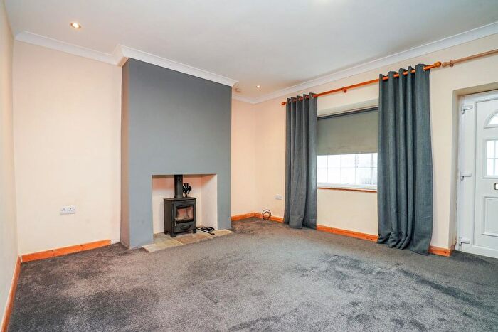 2 Bedroom Town House For Sale In Chapel Yard, Fairburn, Knottingley, WF11