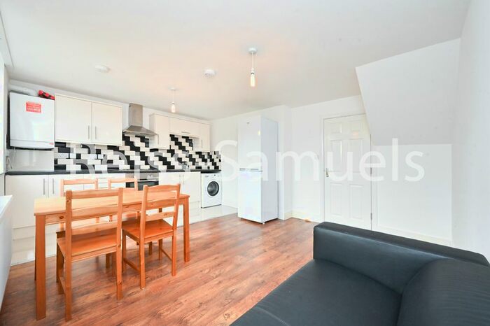 4 Bedroom Flat To Rent In Seyssel Street, Isle Of Dogs, Greenwich, Isle Of Dogs. London E14