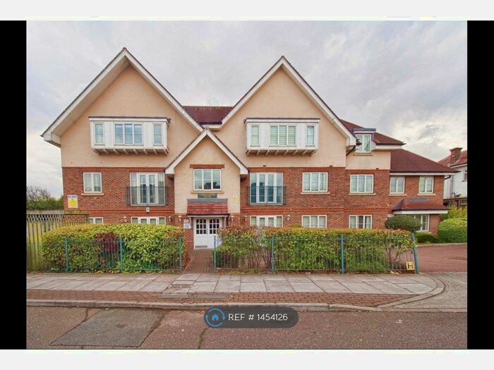 2 Bedroom Flat To Rent In Christopher Court, London, NW4