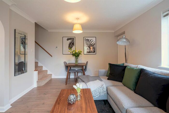 1 Bedroom Property To Rent In Chisbury Close, Bracknell, RG12