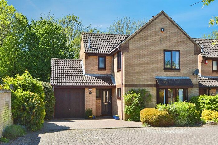 4 Bedroom Detached House For Sale In Ibstone Avenue, Bradwell Common, Milton Keynes, MK13