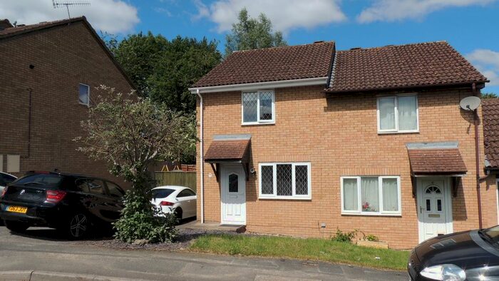 3 Bedroom Semi-Detached House To Rent In Marigold Close, Swindon, SN2