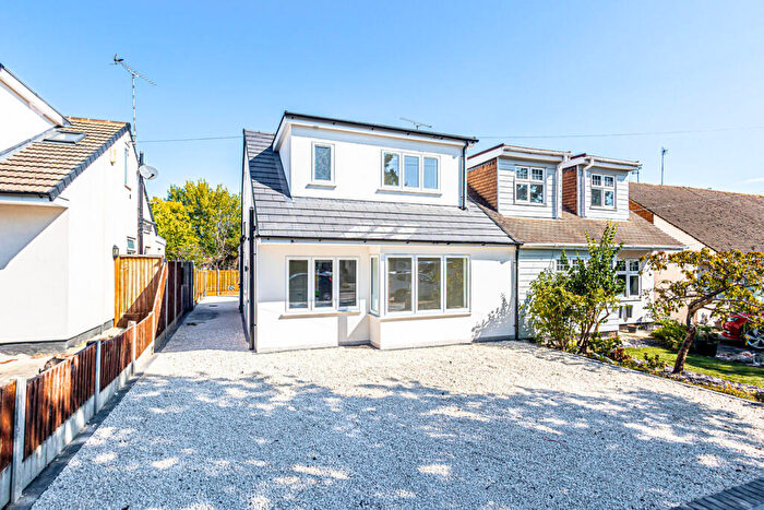 5 Bedroom Semi-Detached House For Sale In Bohemia Chase, Leigh-on-sea, SS9
