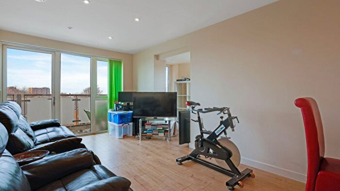 2 Bedroom Flat For Sale In Croydon Gd, Croydon, CR0