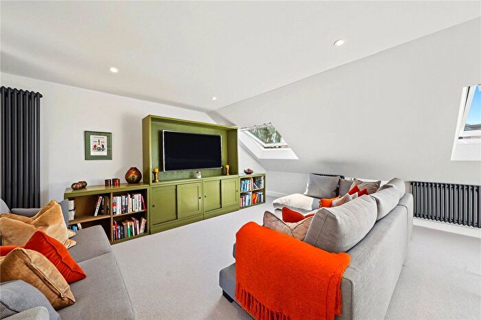 2 Bedroom Flat To Rent In Stoneleigh Street, Notting Hill, W11