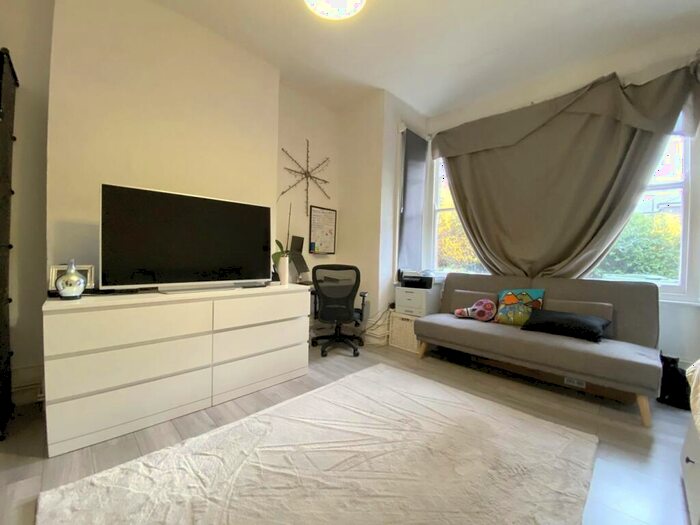Studio To Rent In Rosendale Road, Herne Hill, London, SE24