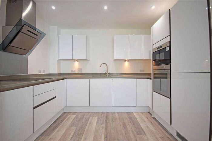1 Bedroom Flat To Rent In Beacon Rise, Newmarket Road, Cambridge, CB5