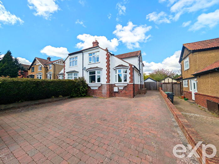 4 Bedroom Semi Detached House For Sale In Poplar Grove, Maidstone, ME16