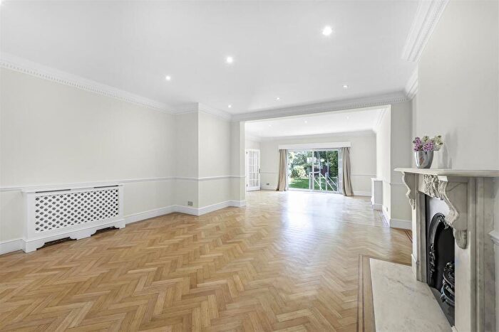 4 Bedroom Semi-Detached House To Rent In Farm Avenue, London, NW2