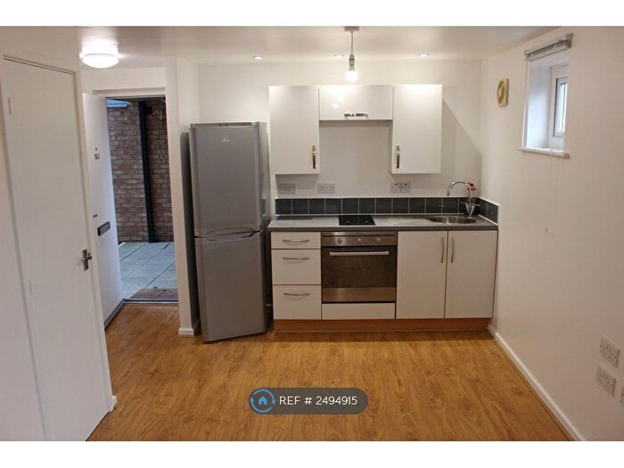 Studio To Rent In Follager Road, Rugby, CV21