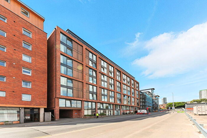 2 Bedroom Flat For Sale In Skinner Lane, Leeds, LS7