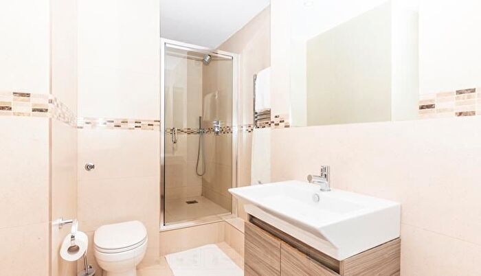1 Bedroom Flat To Rent In Grosvenor Hill, Mayfair, London, W1K