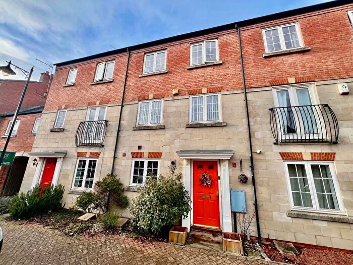 4 Bedroom Town House For Sale In Thistle Drive, Desborough, Kettering, NN14