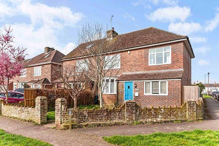 4 Bedroom Detached House For Sale In Brooks Lane, Chichester, PO18