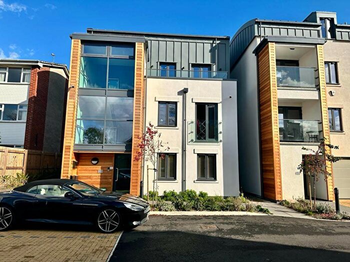 2 Bedroom Apartment To Rent In Manor Farm Close, Leamington Spa, Warwickshire, CV32