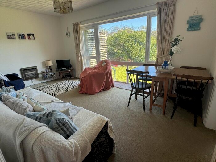2 Bedroom Flat For Sale In Sun Valley Drive, Saundersfoot, Pembrokeshire., SA69
