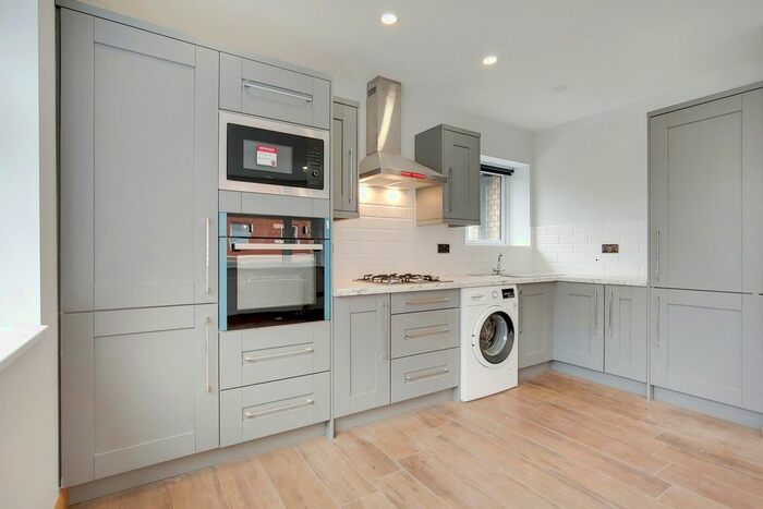 3 Bedroom Flat To Rent In Bath Terrace, London, SE1