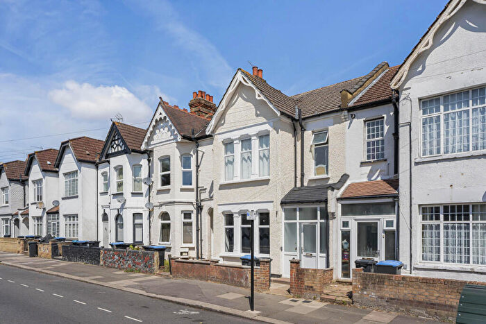 3 Bedroom Terraced House For Sale In Tottenhall Road, London, N13