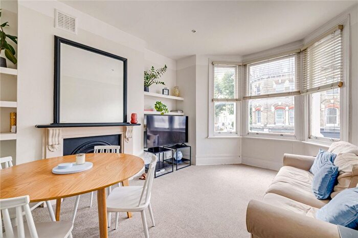 2 Bedroom Flat For Sale In Fulham Road, London, SW6