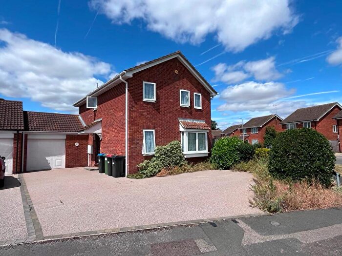 4 Bedroom Detached House For Sale In Mountsfield Close, Newport Pagnell, MK16