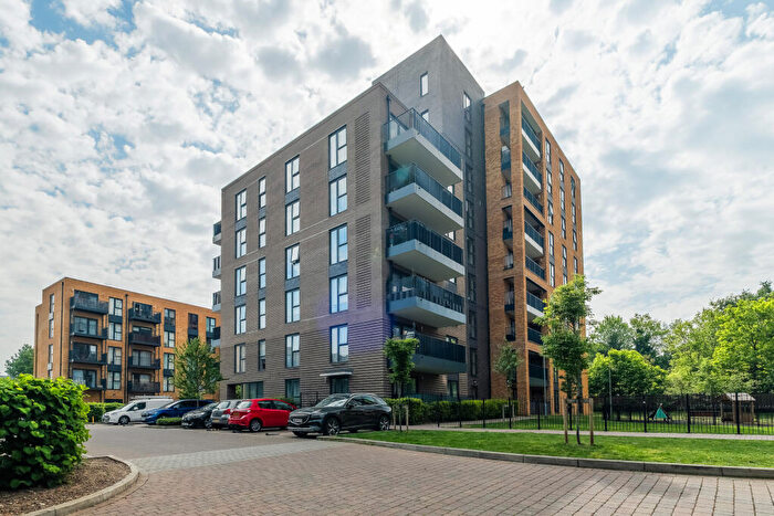 3 Bedroom Flat For Sale In Bowen Drive, London, SE7