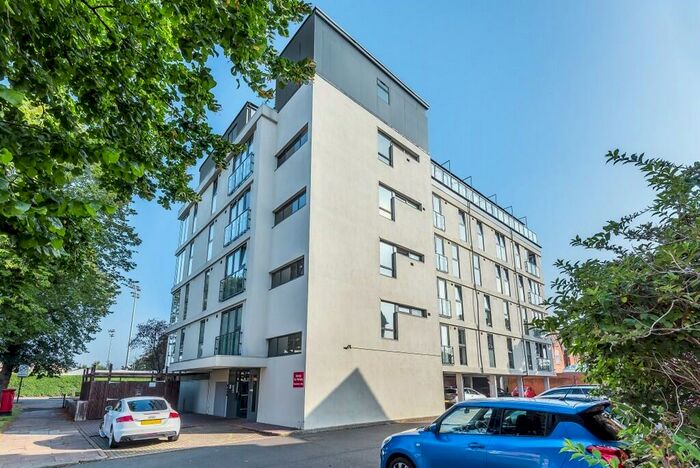 2 Bedroom Apartment To Rent In Bushmead Avenue, Bedford, Bedfordshire, MK40