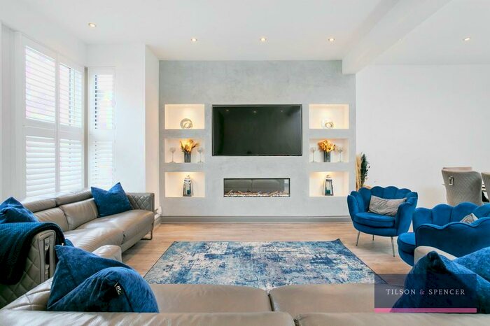 4 Bedroom Terraced House To Rent In Ingleby Road, Ilford, IG1