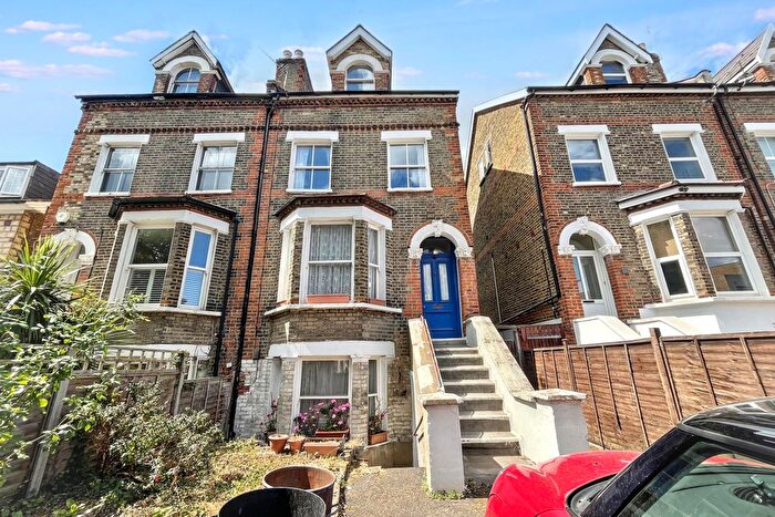 4 Bedroom Flat For Sale In Merton Road, London, SW18