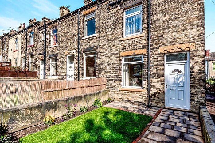 2 Bedroom Terraced House To Rent In Highfield Terrace, Cleckheaton, West Yorkshire, BD19