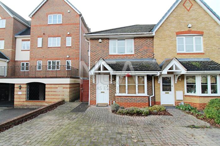 2 Bedroom Town House To Rent In Patrick Road, Caversham, Reading, RG4