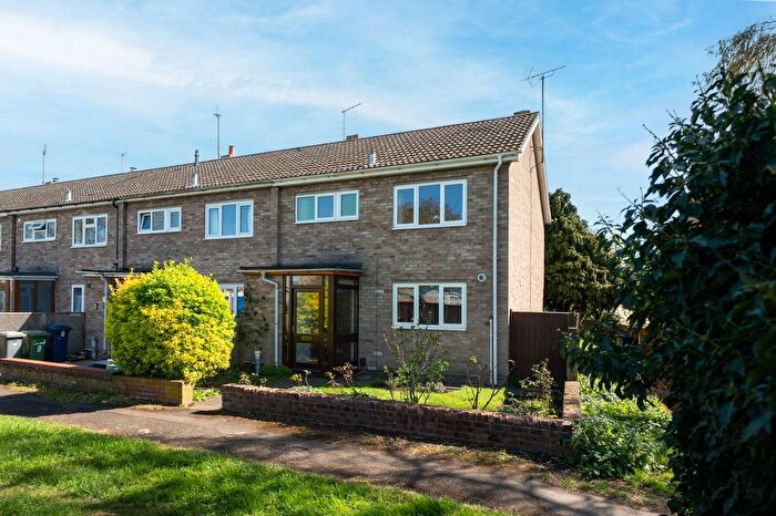 3 Bedroom End Terrace House For Sale In Grayling Close, Cambridge, CB4