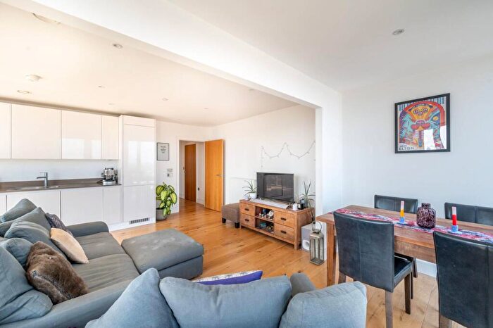 2 Bedroom Flat For Sale In High Street, Stratford, London, E15