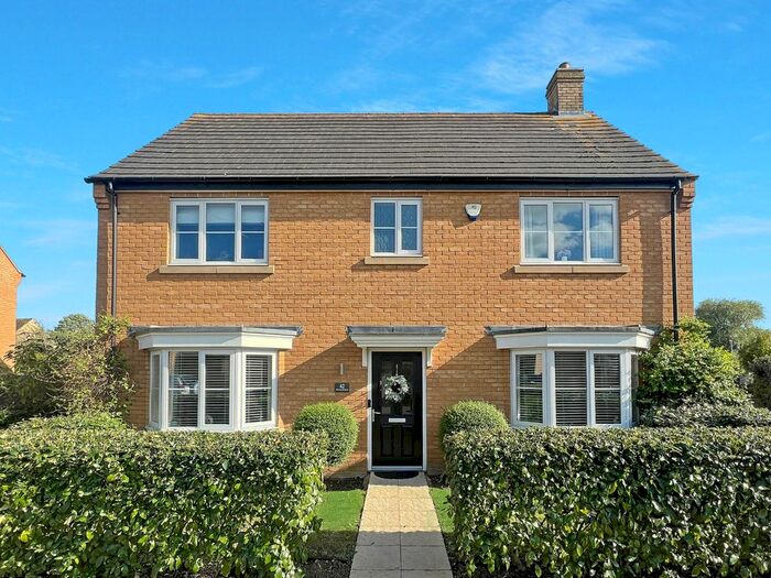 4 Bedroom Detached House For Sale In Mitchcroft Road, Longstanton, Cambridge, CB24