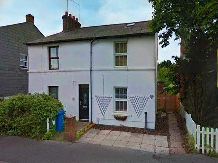 3 Bedroom Semi-Detached House To Rent In Rectory Road, Farnborough GU14