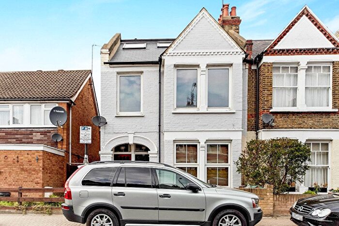 4 Bedroom Maisonette To Rent In Penwith Road, London, SW18