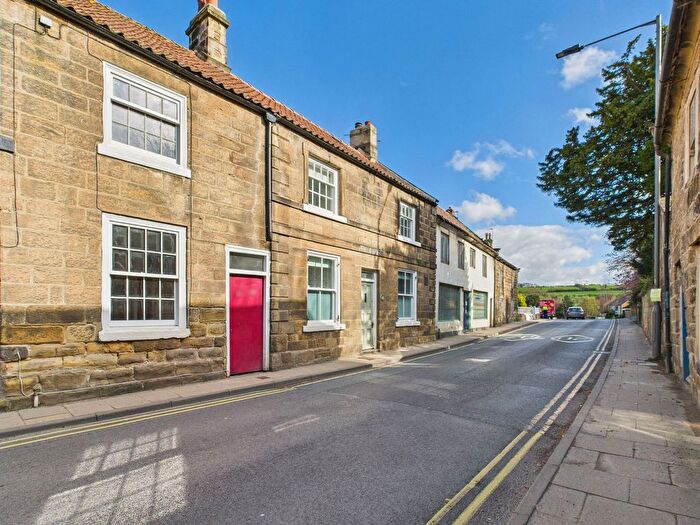 2 Bedroom Cottage For Sale In High Street, Ruswarp, Whitby, YO21