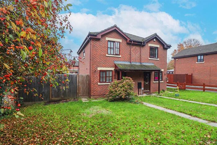 2 Bedroom Semi Detached House For Sale In Aldershot Road, Fleet, GU52