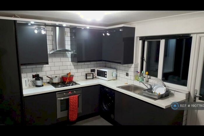 2 Bedroom Terraced House To Rent In Kiln Way, Grays, RM17