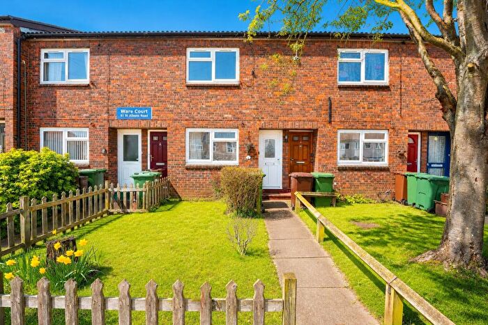 2 Bedroom Maisonette For Sale In St. Albans Road, Cheam, Sutton, SM1