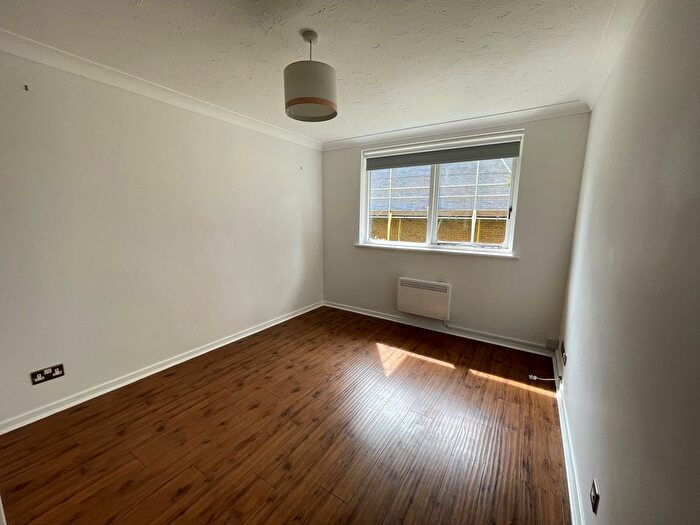 2 Bedroom Flat To Rent In Brook Court, London, E17