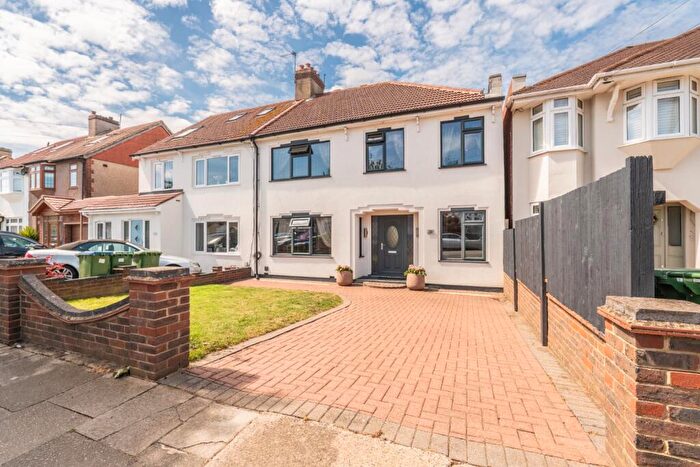 4 Bedroom Semi Detached House For Sale In Stapleton Road, Bexleyheath, Kent, DA7