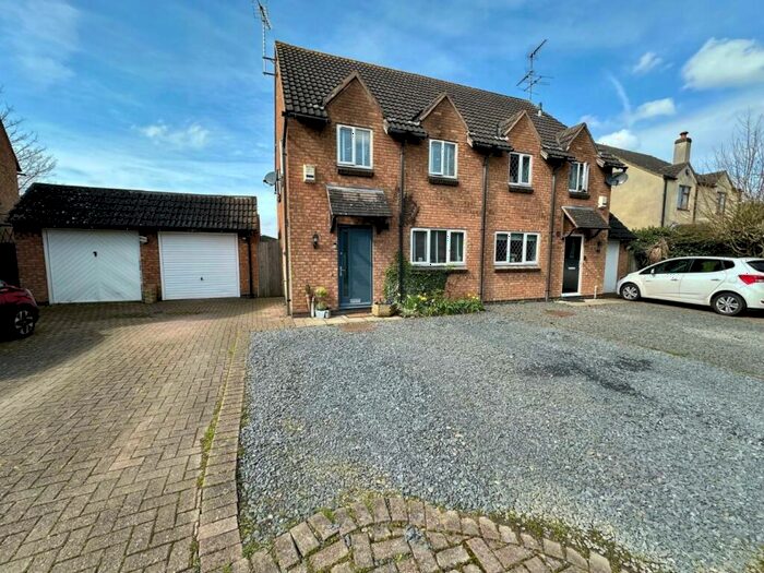 3 Bedroom Semi-Detached House For Sale In Green Farm Close, Lilbourne, Rugby, CV23